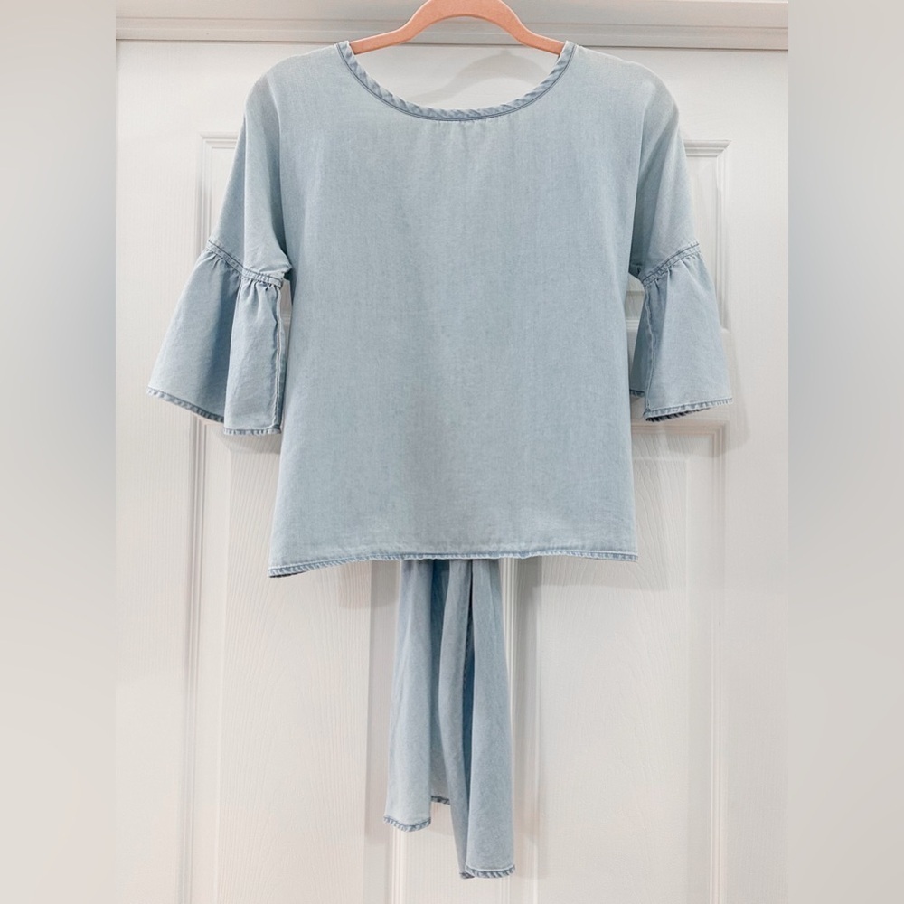 Express Chambray Flutter Sleeve tie back Top Blue sz XS - Picture 3 of 7